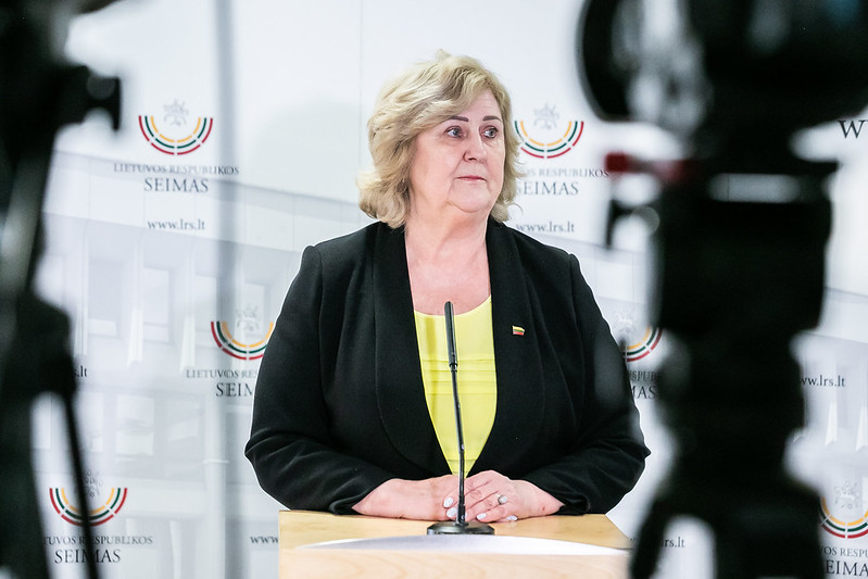 Seimo narės Rimantės Šalaševičiūtės pranešimas: „Skiriant piniginę socialinę paramą siūloma vertinti turimą turtą“
