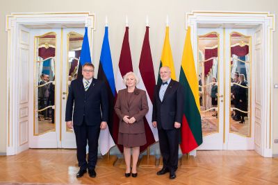 Baltijos šalių parlamentų pirmininkai paskelbė bendrą deklaraciją, raginančią siekti sąžiningos ir tvarios taikos Ukrainoje