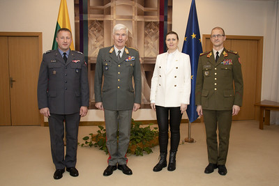 2022 12 09</br>Seimo nacionalinio saugumo ir gynybos komiteto susitikimas su Europos Sąjungos karinio komiteto pirmininku generolu Robertu Briegeriu
