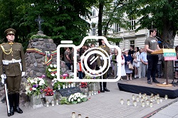 Okupacijos, genocido ir sovietmečio represijų aukų pagerbimo Aukų gatvėje nuotraukos (2016 m. birželio 14 d.)