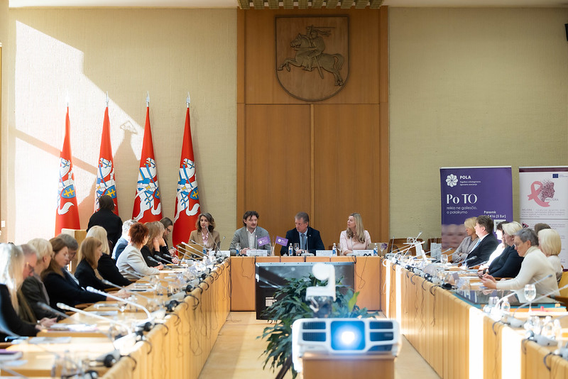2025 10 20 Diskusija „Krūties vėžio žinomumo mėnuo personalizuotas požiūris, inovatyvūs sprendimai, kokybiškas gyvenimas. Seimo kanceliarijos nuotr. (autorė Olga Posaškova).jpg