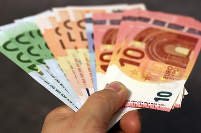 Seimas leido įmonėms leisti daugiabalses akcijas