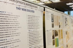 Seime eksponuojama Gedulo ir vilties, Okupacijos ir genocido dienoms paminėti skirta paroda (2022 06-13)