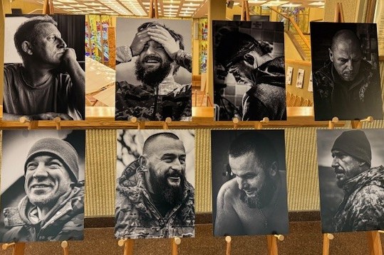 Paroda „Vyrai. Milžinai. Herojai“, atskleidžianti tikruosius karo herojus (Laisvės gynėjų galerija)