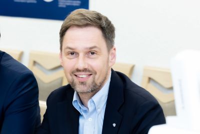 Seimo nario D. Griškevičiaus pranešimas: „Darbdaviui mirus įsipareigojimai jo darbuotojams nėra paveldimi – socialinę jų apsaugą turi užtikrinti valstybė“