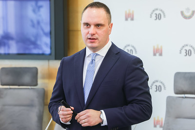 Seimo Tėvynės sąjungos-Lietuvos krikščionių demokratų frakcijos pranešimas: frakcijos seniūnu išrinktas Andrius Vyšniauskas
 
