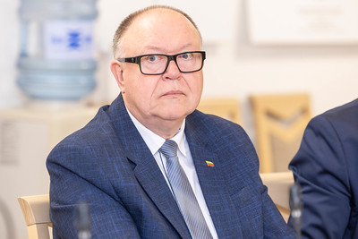 Seimo nario L. Urmanavičiaus pranešimas: siūloma panaikinti teisinę spragą – jauni policijos rėmėjai galėtų tęsti veiklą sulaukę 18 metų