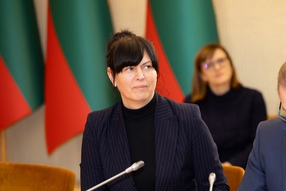 ANTK svarstyti pokyčiai užsieniečiams: daugiau aiškumo ir stipresnė pažeidžiamiausių apsauga
