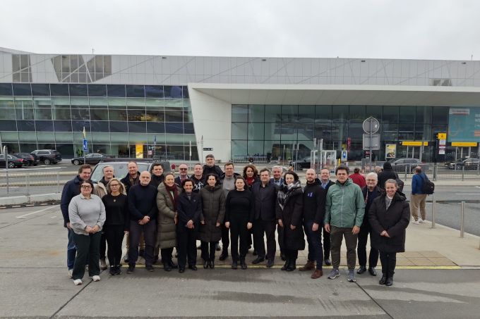 2f0cb2bf-9c03-4446-b0e1-9960f7a8bd32 vidurys.jpg