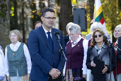 Laisvės kovų ir valstybės istorinės atminties komisija pagerbė trėmimų aukas
