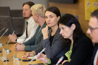 Seimo TS-LKD frakcijos pranešimas: „Ekspertų verdiktas: brandos egzaminų kartelės mažinimas – ne pagalba, o švietimo pralaimėjimas“