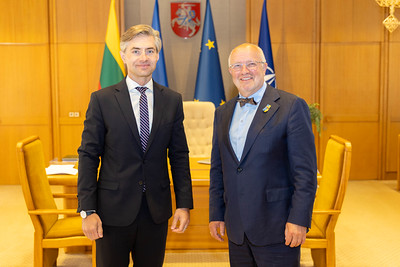 2026 08 03 <br>Seimo Pirmininkas Juzas Olekas susitiko su užsienio reikalų ministru Kęstučiu Budriu
