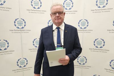 Seimo kancleris A. Stončaitis Tarpparlamentinės Sąjungos susitikime Ženevoje kvietė parlamentus atsakingai formuoti dirbtinio intelekto ateitį