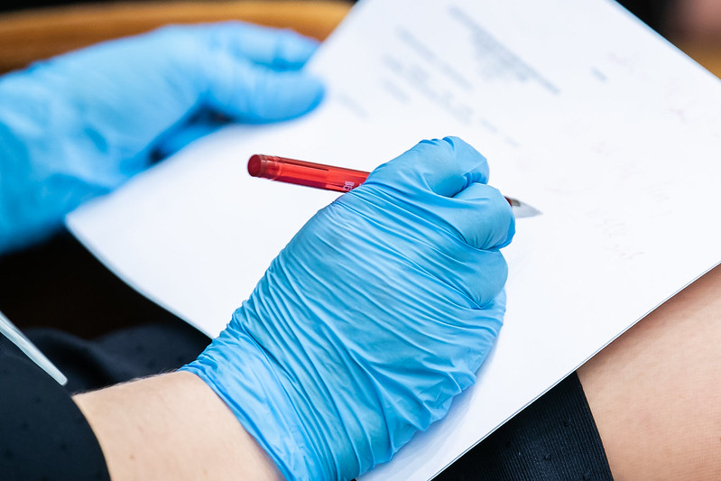 Seimo Darbo partijos frakcijos pranešimas: frakcija kreipėsi į Prezidentą prašydama neleisti užkrauti ant žmonių pečių finansinės naštos dėl COVID-19 testų