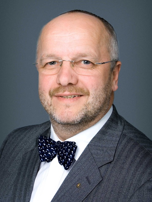 LRSA_Olekas_Juozas_3x4_500px.jpg