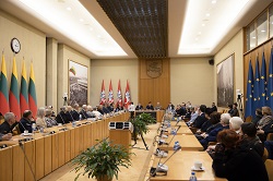 Seimo narių ir ministerijų atstovų susitikimas su žuvusiųjų artimaisiais ir nukentėjusiais nuo Sovietų Sąjungos agresijos 1991 metais (2023 01 13)