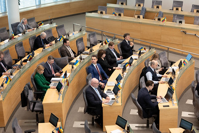 TV apžvalgoje „Seimo savaitė“: nacionalinio saugumo strategija, sprendimas dėl profesinio mokymo ir svarbūs įstatymai žemės savininkams