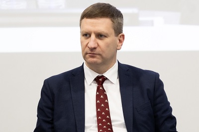 Seimo nario S. Kairio pranešimas: švietimo anomalijos permestos naujosios premjerės atsakomybei