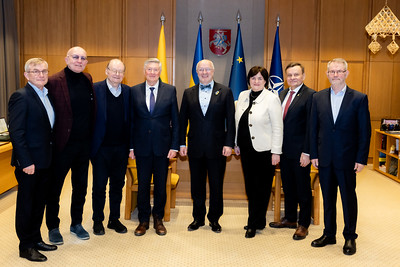 2025 12 22<br> Seimo Pirmininkp J. Oleko susitikimas su buvusiais Lietuvos Respublikos Seimo Pirmininkais