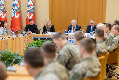 Seimo Tėvynės sąjungos-Lietuvos krikščionių demokratų frakcijos pranešimas: „Lietuvos kariuomenėje tarnaujantys užsienio lietuviai kvietė jaunuolius nebijoti šaukimo ir atlikti privalomąją karo tarnybą“
