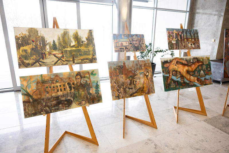 Tarptautinė paroda „Teptukai vietoje automatų“ (II rūmai, nuo upės pusės)