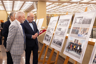 2026 10 08<br>Parodos, skirtos Nepriklausomybės Akto signataro A. Sakalo 95-osioms gimimo metinėms paminėti, pristatymas
