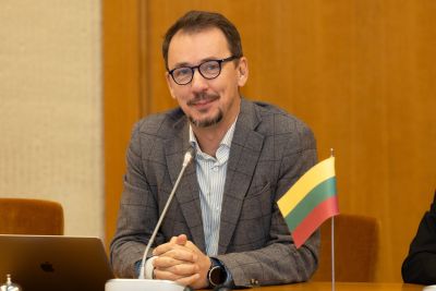 Seimo nario V. Kernagio pranešimas: „Kad saugios gatvės kviestų grįžti: 20 Seimo narių ir ekspertai teikia pasiūlymus institucijoms dėl dviračių eismo saugumo“

