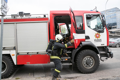 Numatoma savivaldybių priešgaisrines tarnybas ir miškų urėdijas atleisti nuo mokesčio už krovinines transporto priemones