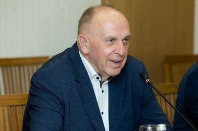 Seimo Užsienio reikalų komiteto pirmininkas R. Motuzas Prahoje aptars Europos Sąjungos santykius su Kinija ir saugumo iššūkius