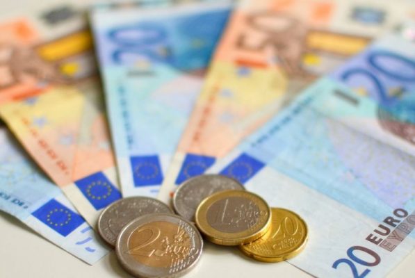 Seimo SRDK pasisakė už palankesnį senatvės pensijų skyrimą pavėlavusiems kreiptis asmenims


