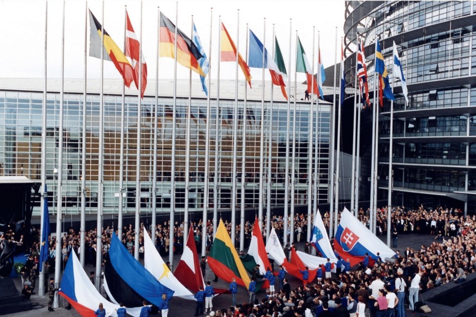Paroda „SUGRĮŽIMAS Į PASAULIO BENDRIJĄ. Lietuvos nepriklausomybės įtvirtinimas 1990–1993 m.“