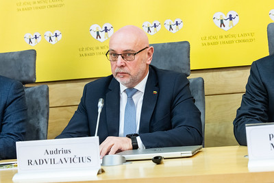 Seimo nario A. Radvilavičiaus pranešimas: neigia mitus apie Lietuvos miškų būklę, ragina nedaryti klaidų, kurių pasekmes jaustume ateityje