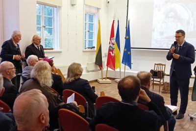 Seimo Laisvės kovų ir valstybės istorinės atminties komisija pagerbė Mažosios Lietuvos genocido aukas