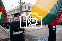 Valstybės vėliavos pakėlimo ceremonijos nuotraukos (2020-01-13)