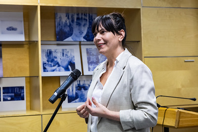 Seimo narės I. Kižienės pranešimas: Seimo skaitykloje atidaryta fotografijų paroda skirta paminėti Pasaulinę autizmo supratimo dieną