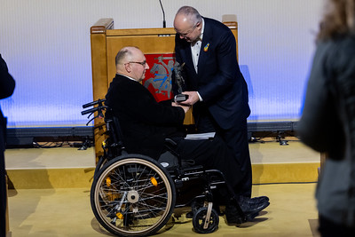 Už nuopelnus kovoje dėl Lietuvos laisvės ir nepriklausomybės 2025 m. Laisvės premija įteikta Lietuvos Sąjūdžio savanoriui, Lietuvos valstybės pareigūnui, kunigui Tomui Šernui (2026-01-13)