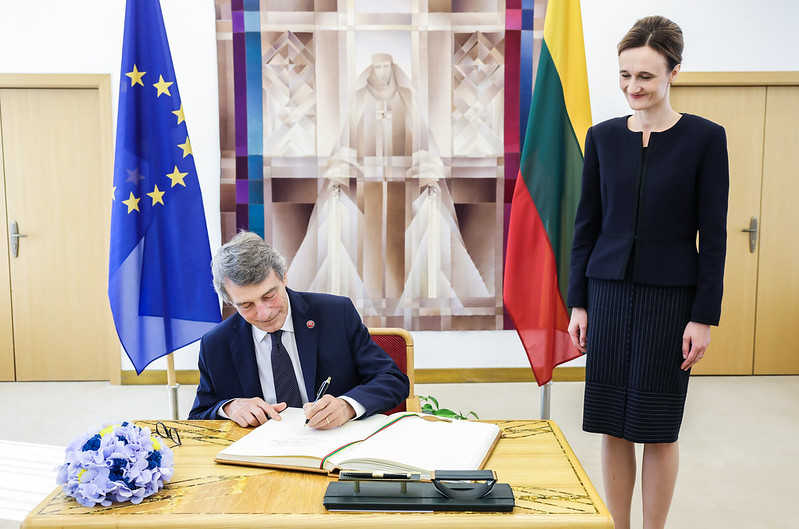 2021-08-18</br> Seimo Pirmininkė Viktorija Čmilytė-Nielsen susitiko su Europos Parlamento Pirmininku Davidu Marija Sasoliu