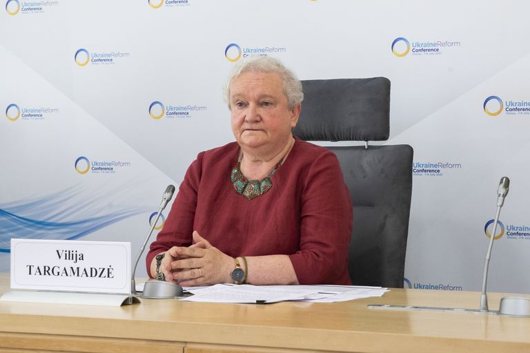 Frakcijos pranešimas: „Demokratų frakcija „Vardan Lietuvos“ ragina ministrą G. Jakštą prisiimti politinę atsakomybę dėl chaoso švietimo sistemoje“