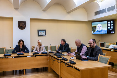 Seimo Liberalų sąjūdžio frakcijos pranešimas: demografijos ir senatvės problemas socialdemokratai sprendžia išvirkščiai