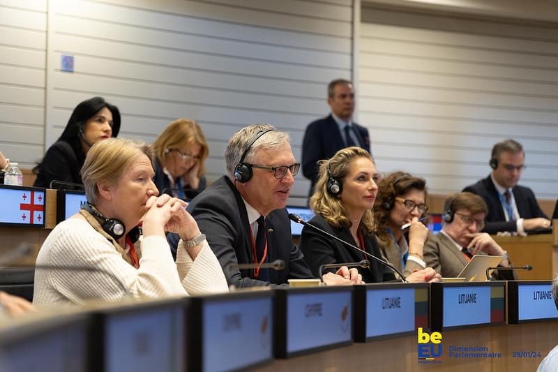 Seimo delegacija iš konferencijos Belgijoje: „Dirbtinis intelektas gali turėti didžiulį poveikį ateities pasauliui – tai lemia dabarties politikų atsakomybę būsimoms kartoms“