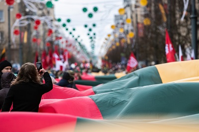 Lietuvos Nepriklausomybės atkūrimo dieną – trijų Baltijos valstybių vėliavų pakėlimo ceremonija, šventiniai koncertai  (2021-03-09)