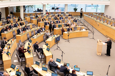 TV apžvalgoje „Seimo savaitė“: sprendimai dėl socialiai pažeidžiamų elektros vartotojų apsaugos, diskusija dėl pacientų priemokų panaikinimo,  Seimo kanceliarijos surengta gerumo akcija